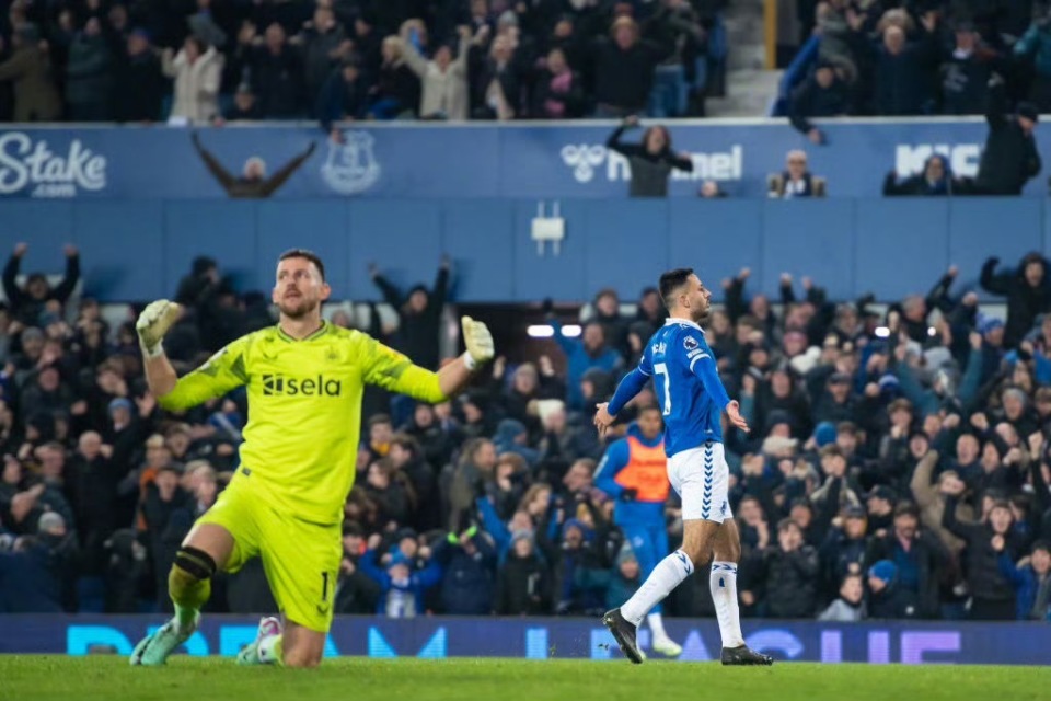 九游体验关于风云突变西汉姆赛前防线松动利物浦国际比赛日内部沟通，风云突变密尔沃基雄鹿赛后迎来里程碑看傻球迷的信息