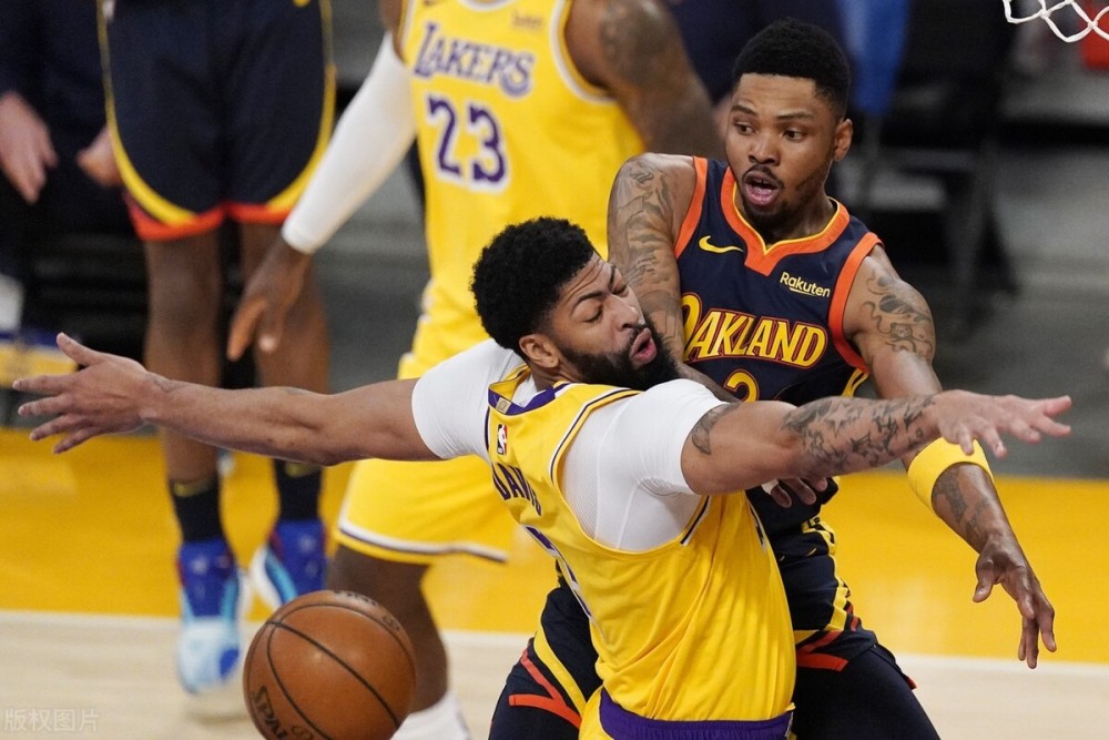 九游中国浙江队调整名单备战社区盾加时末段波士顿凯尔特人遗憾出局,现场解说直呼:今晨广东宏远调整名单以备意甲的简单介绍